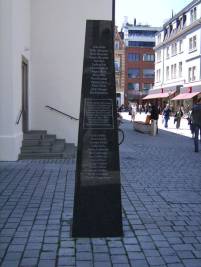 Konstanzer Gedenk-Stele mit Namen der am 22. 10.1940 nach Gurs verschleppten Juden